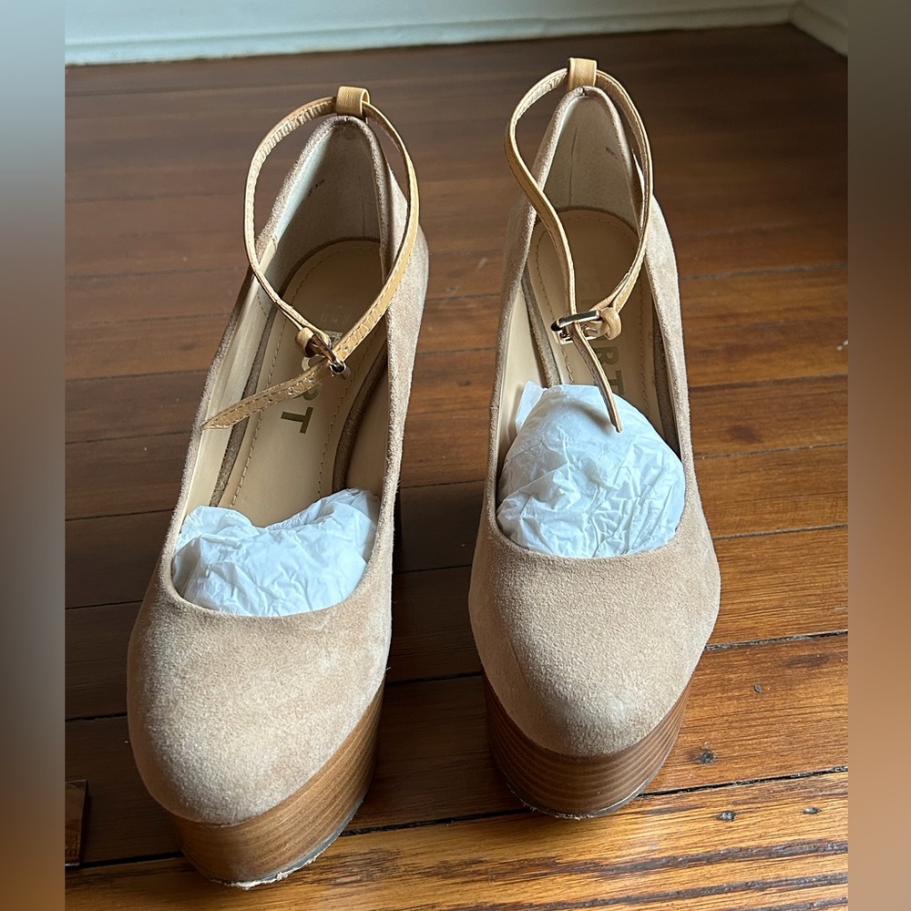 Anthropology (Report) suede wedges size 8